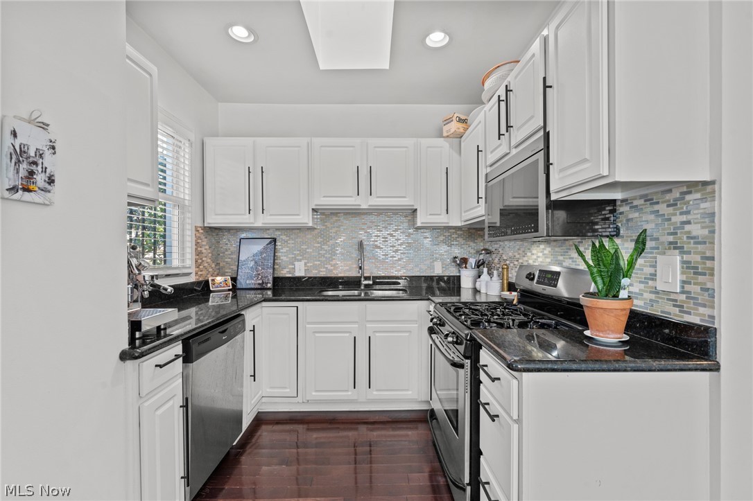1948 W 47th Street Property Photo 15