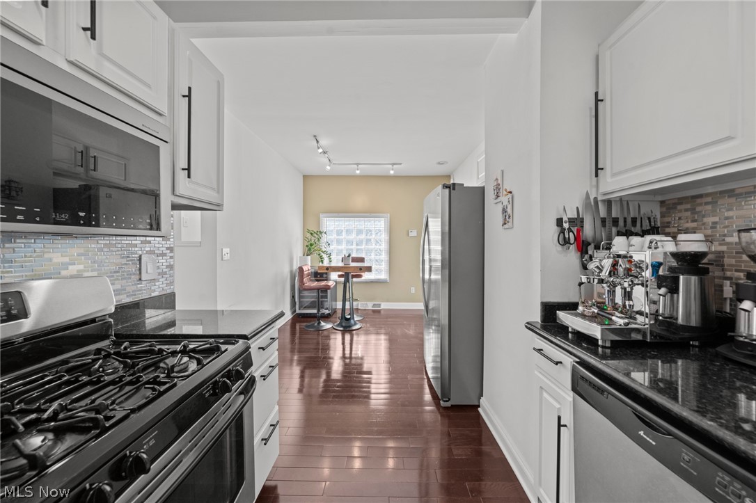 1948 W 47th Street Property Photo 18