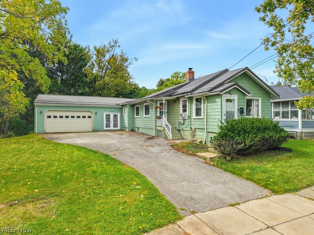 32 Oakwood Avenue Property Photo 1