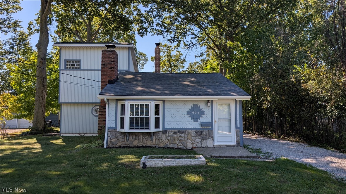 424 E 319th Street Property Photo 1