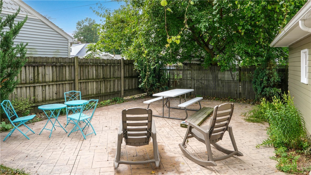 114 S Point Drive Property Photo 28