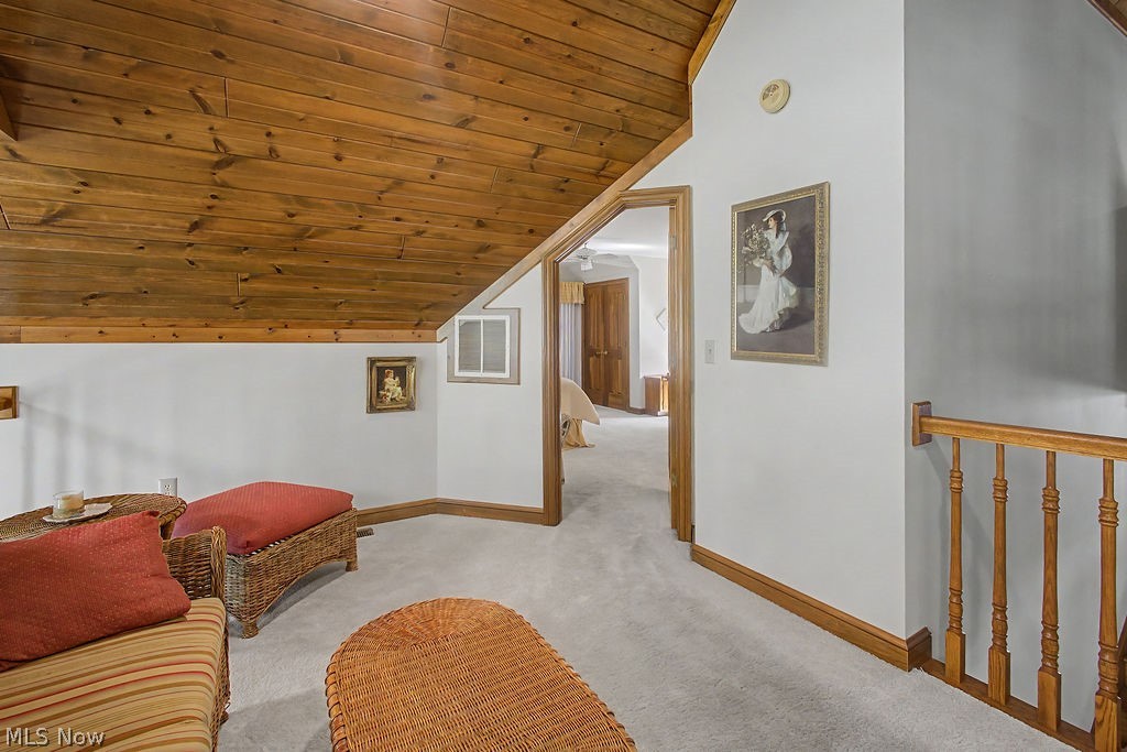 637 King Beach Drive Property Photo 23