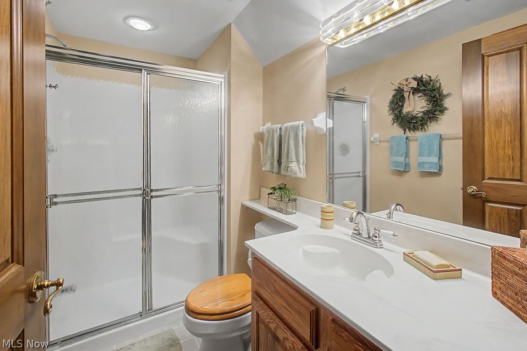 637 King Beach Drive Property Photo 30