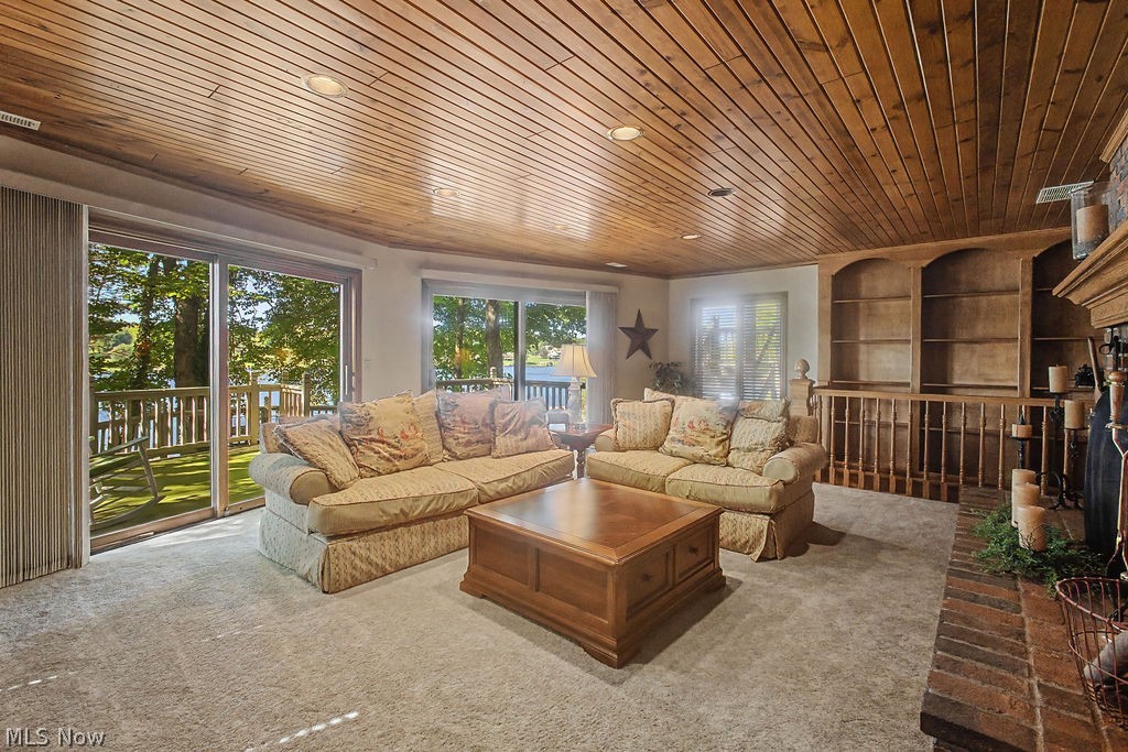 637 King Beach Drive Property Photo 32