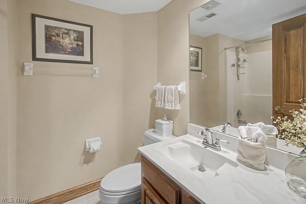 637 King Beach Drive Property Photo 36