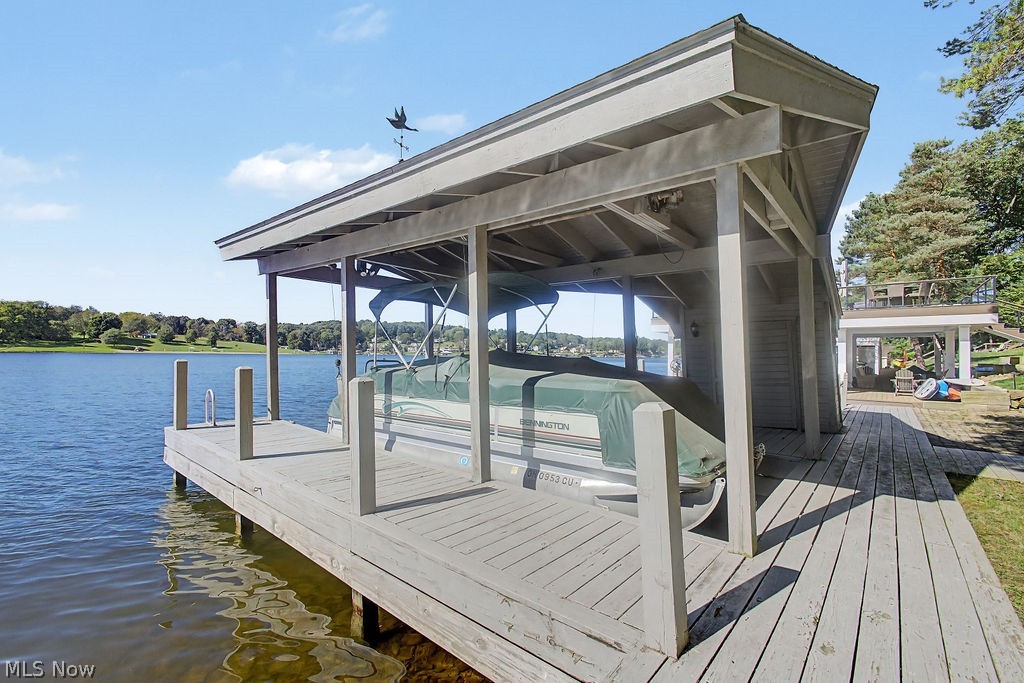 637 King Beach Drive Property Photo 40
