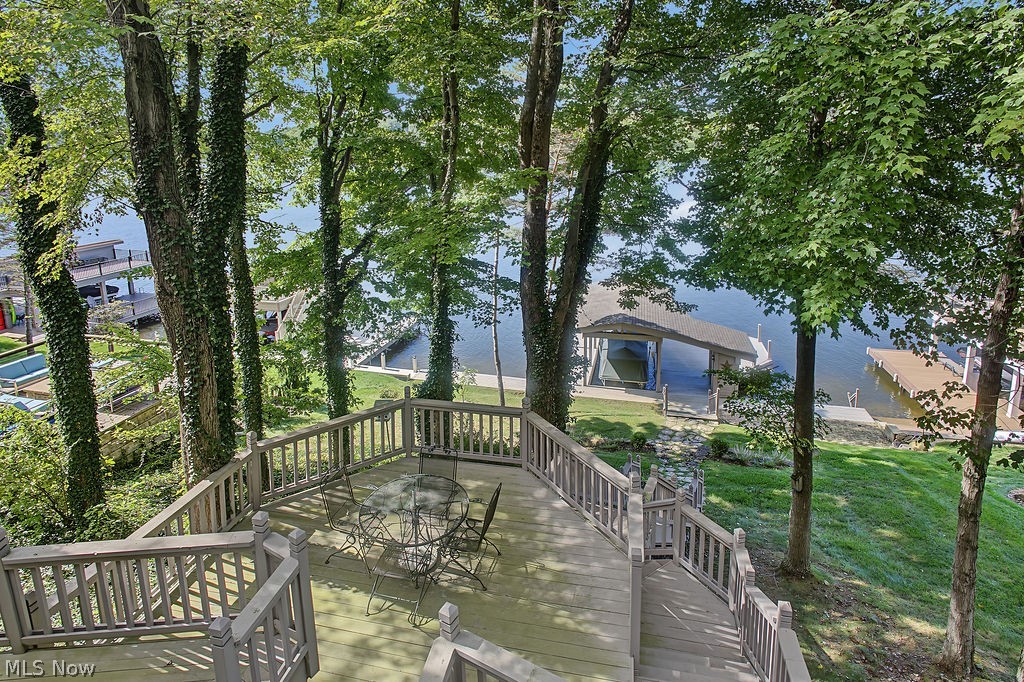 637 King Beach Drive Property Photo 43