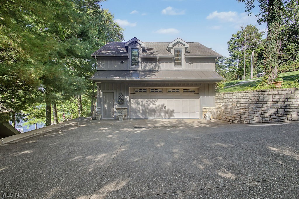 637 King Beach Drive Property Photo 45