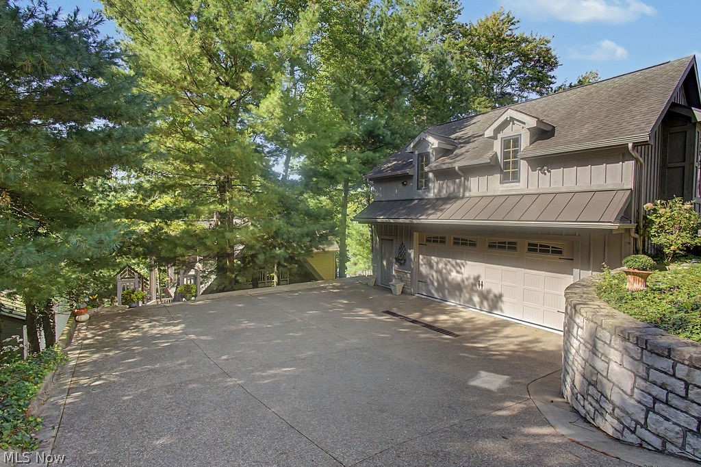 637 King Beach Drive Property Photo 46