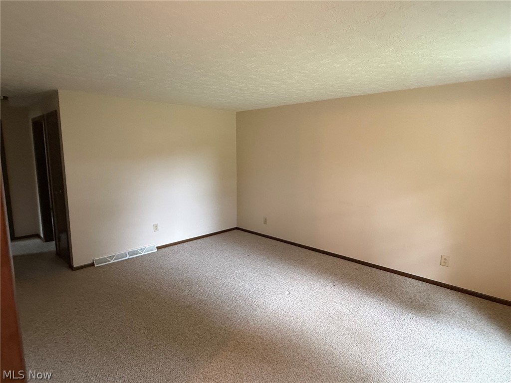 2902 Thackeray Avenue Nw Property Photo 7