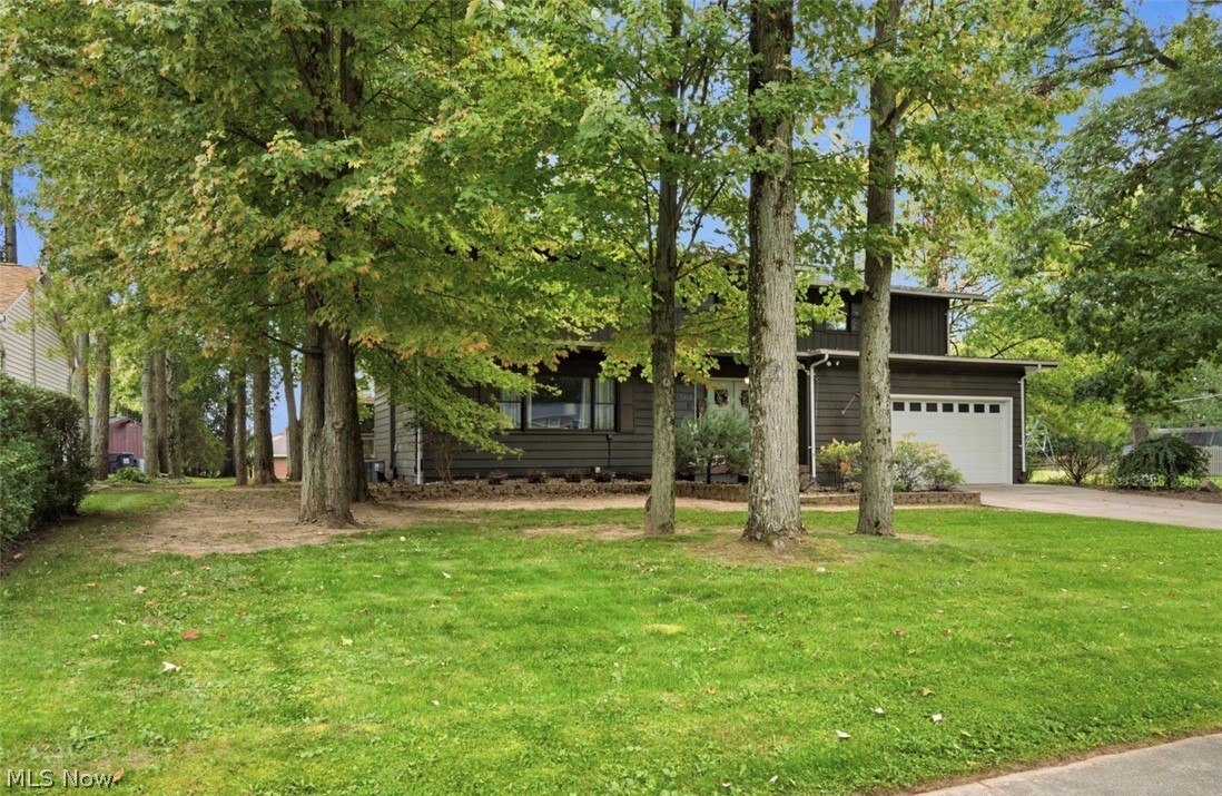 715 Oakridge Drive Property Photo 4