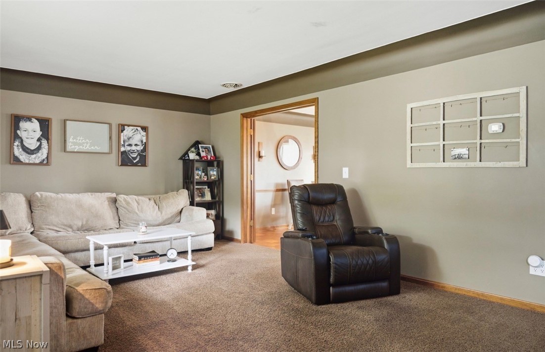 715 Oakridge Drive Property Photo 9