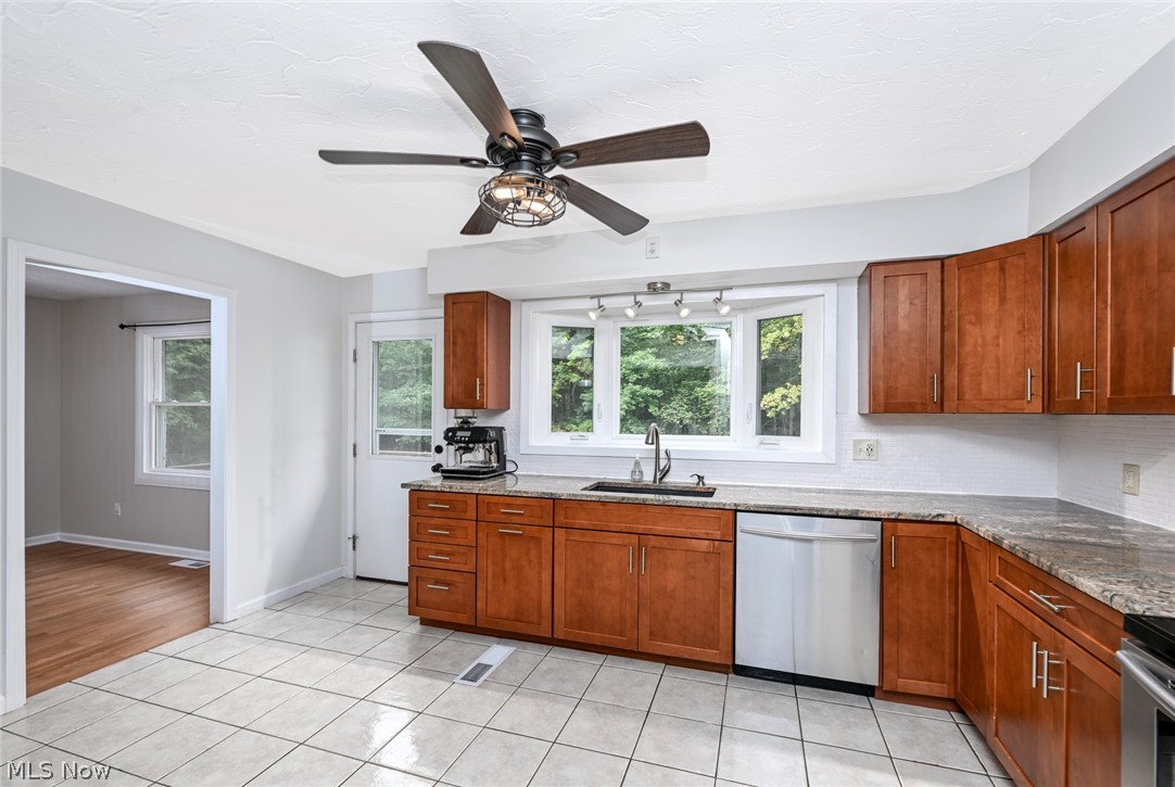 12945 Chamberlain Road Property Photo 12