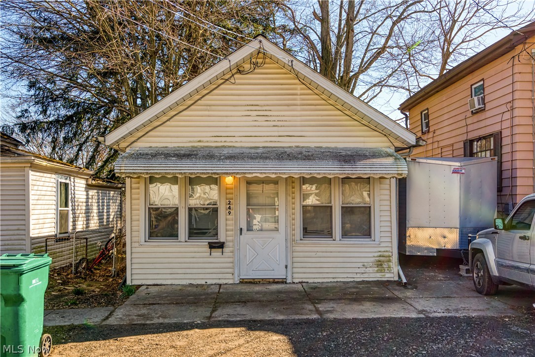 249 W Harris Avenue