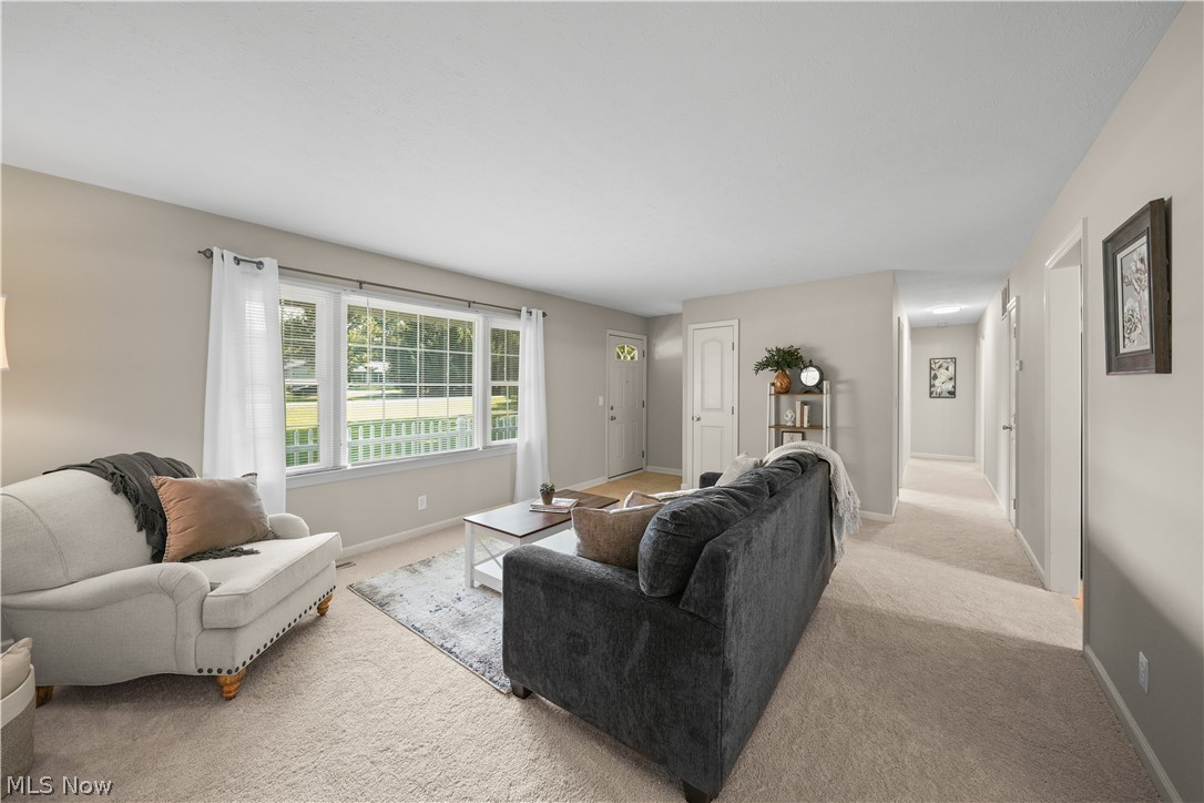 295 Cambridge Drive Property Photo 3