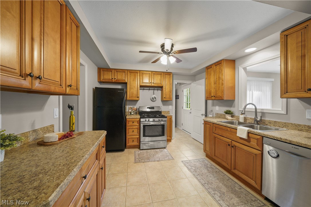 295 Cambridge Drive Property Photo 8