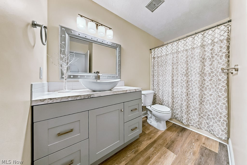 2033 Carlile Drive Property Photo 6