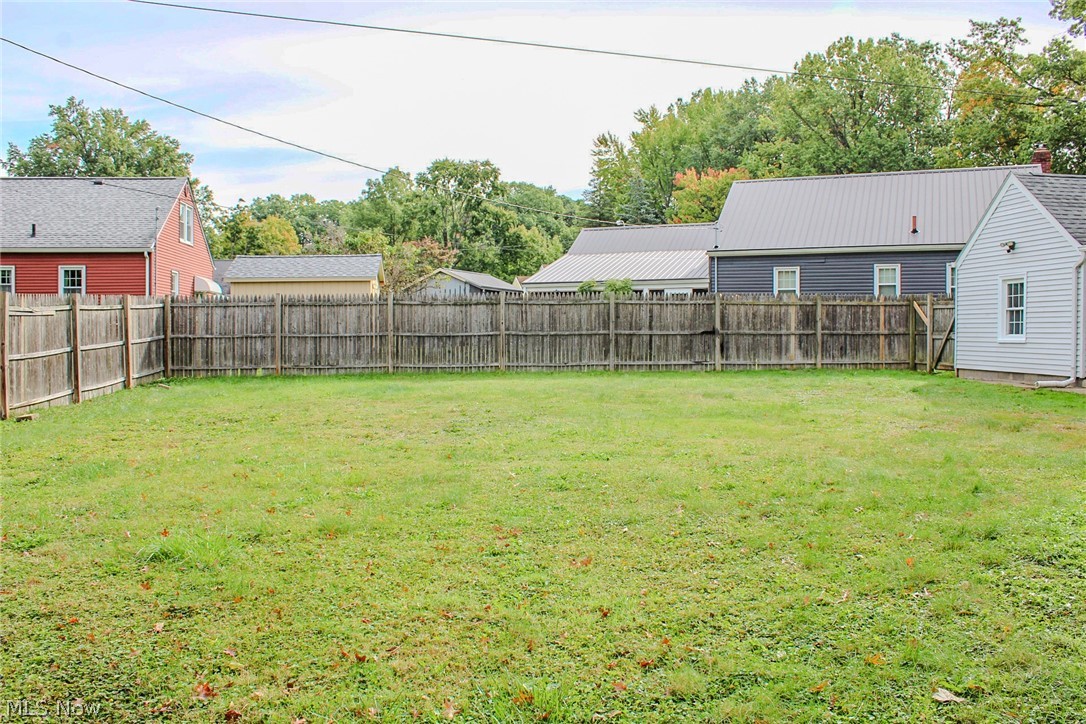 1415 Sunset Drive Ne Property Photo 4