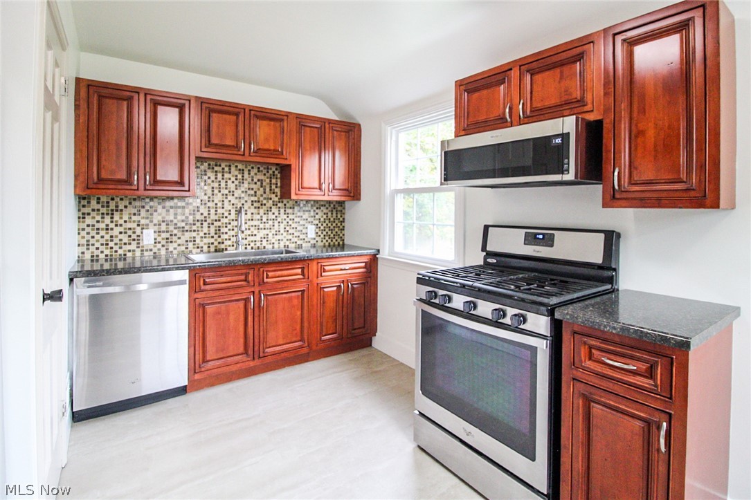 1415 Sunset Drive Ne Property Photo 13
