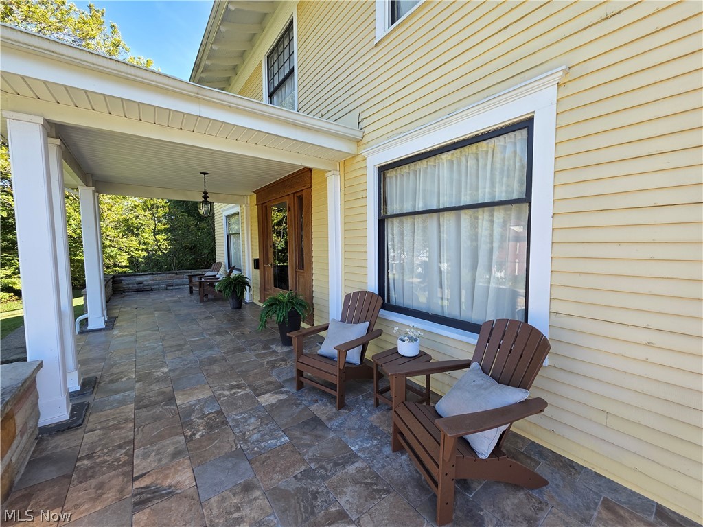 413 Cross Street Property Photo 8