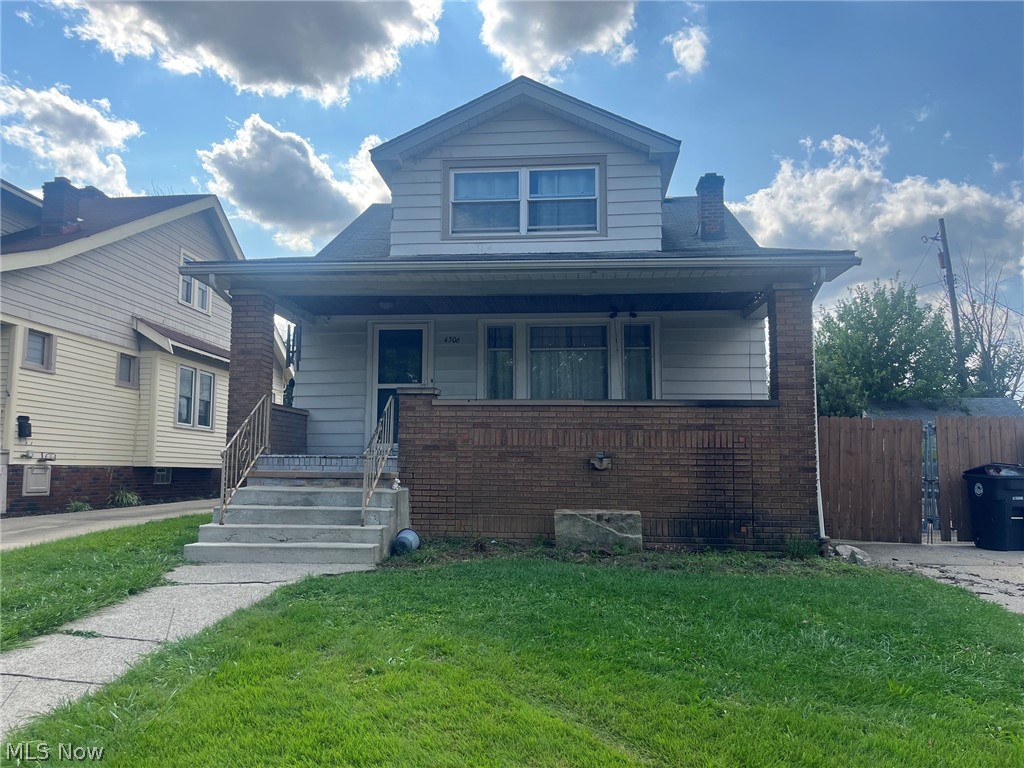 4306 W 58th Street Property Photo