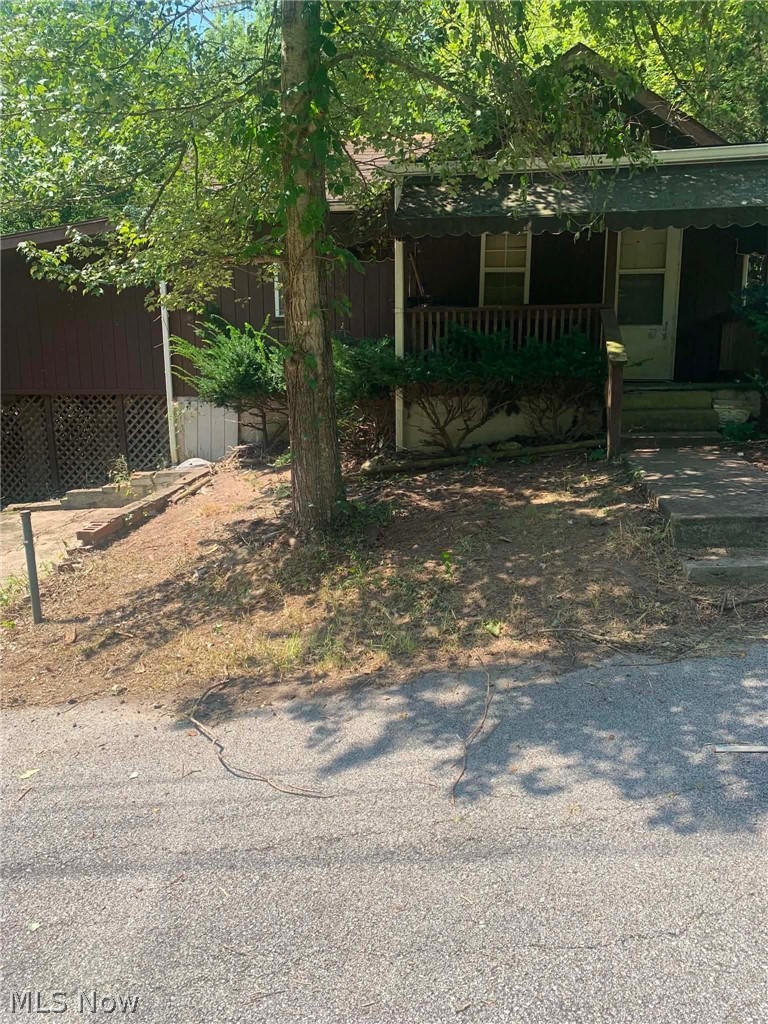 512 Adams Street Property Photo 1