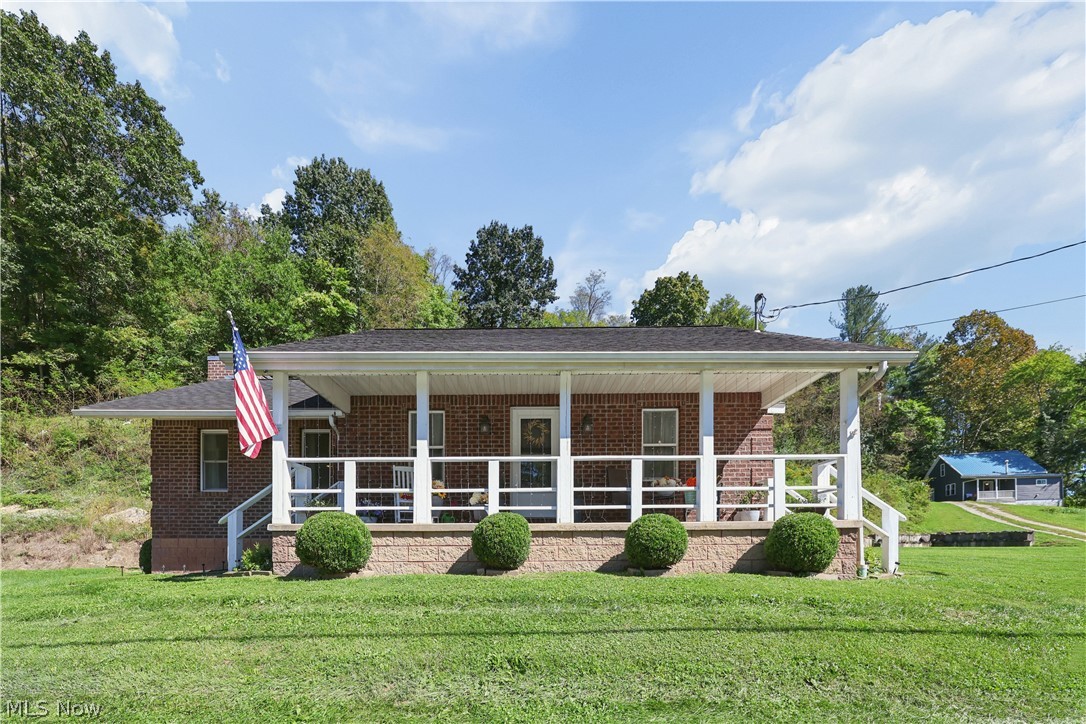 702 Zanesville Street Property Photo 1