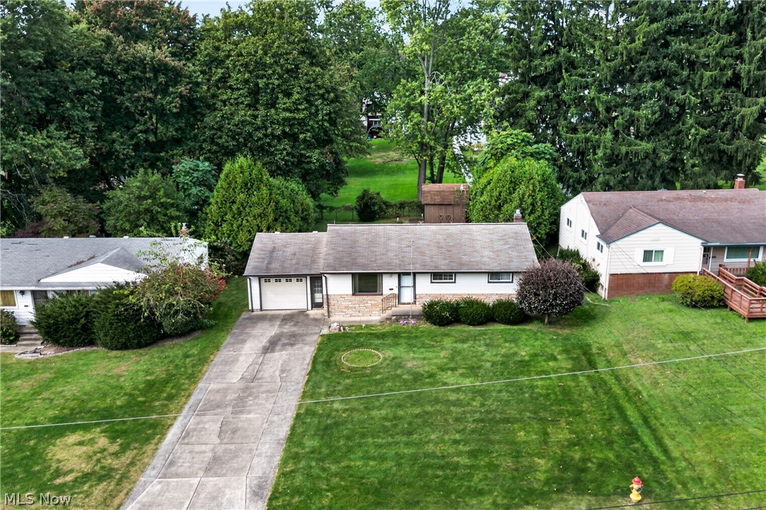 114 Joan Circle Property Photo 4