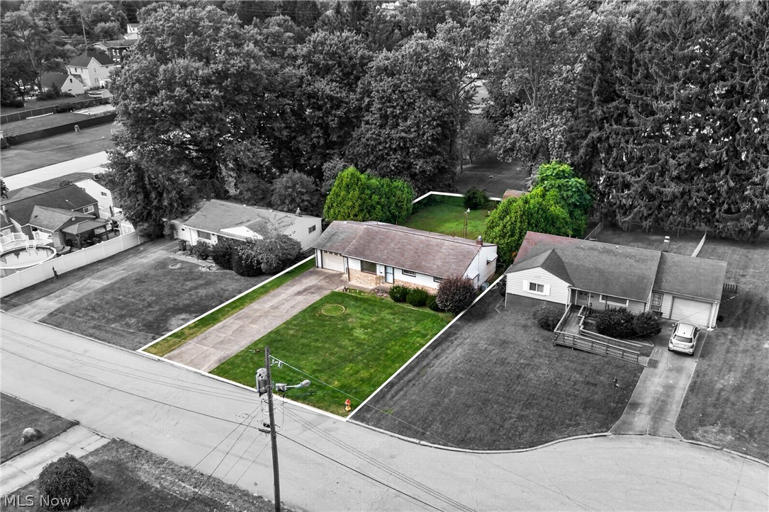 114 Joan Circle Property Photo 5