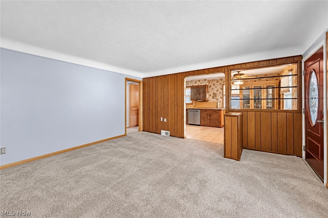 6009 Biddulph Road Property Photo 3