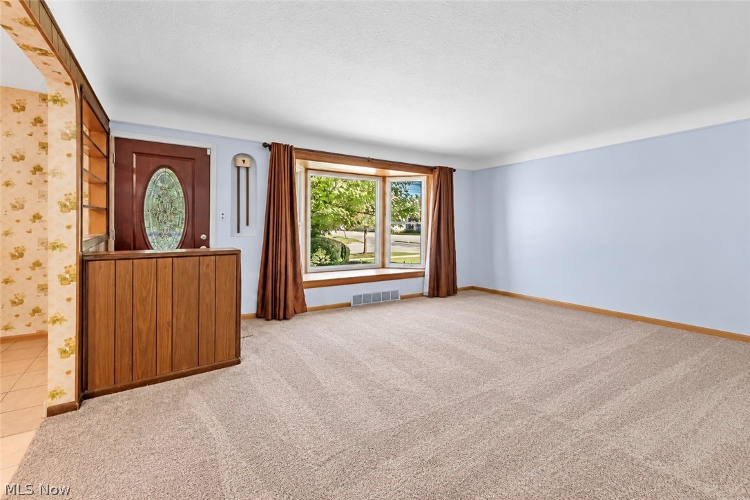 6009 Biddulph Road Property Photo 4