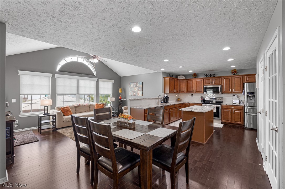 3228 Burnham Drive Property Photo 6