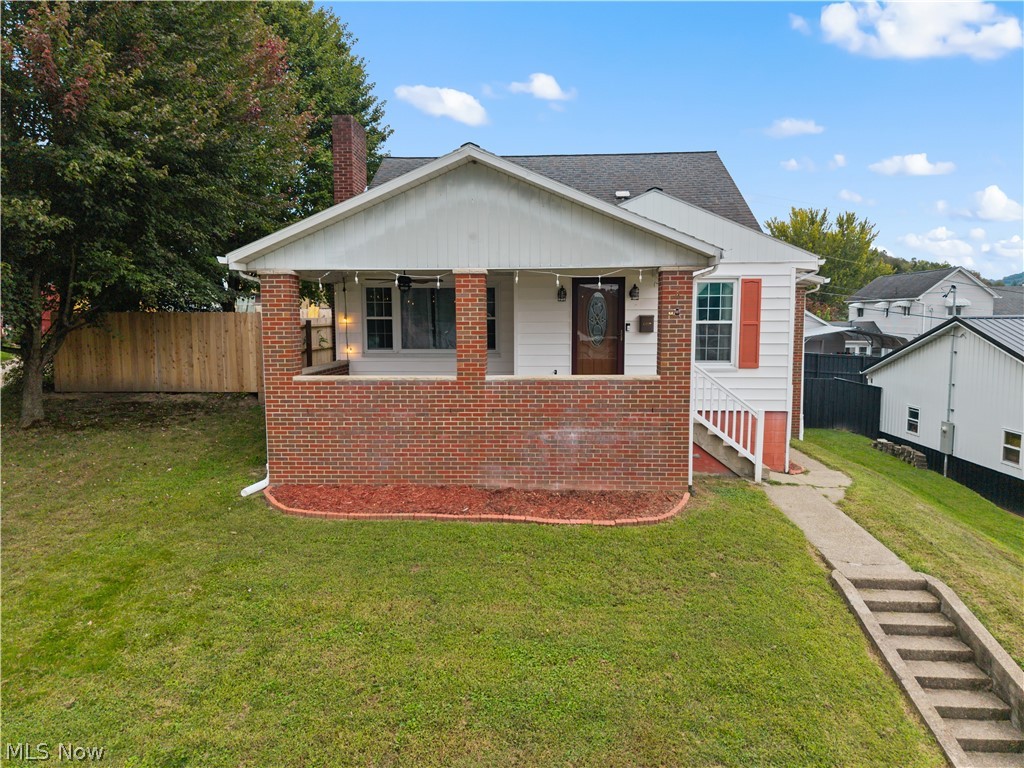 429 W 41st Street Property Photo 1