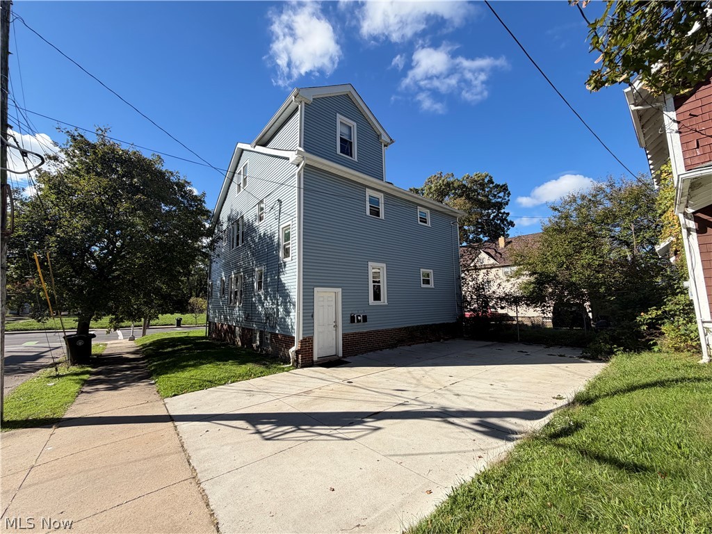 774 Copley Road Property Photo 6