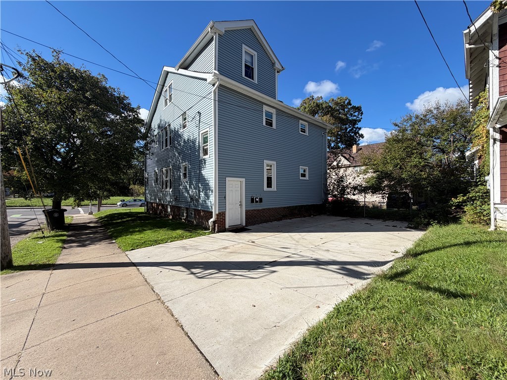774 Copley Road Property Photo 9