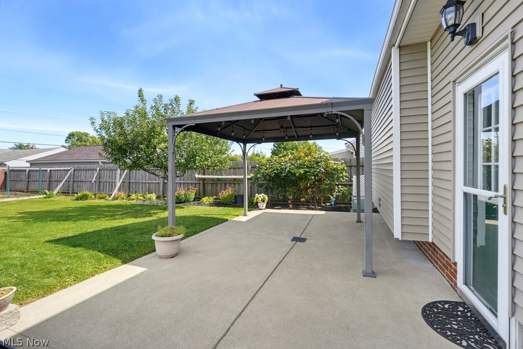 11052 Naomi Drive Property Photo 22