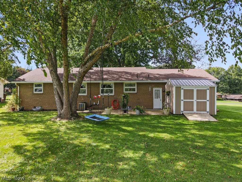 3568 Mountview Avenue Property Photo 3