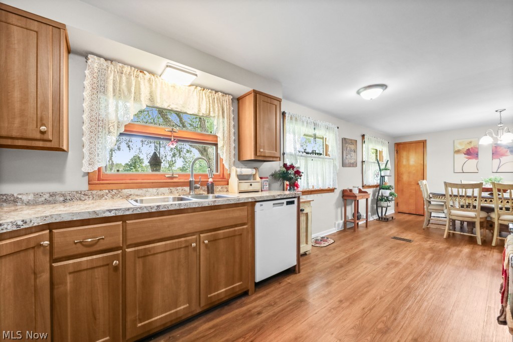 3568 Mountview Avenue Property Photo 6