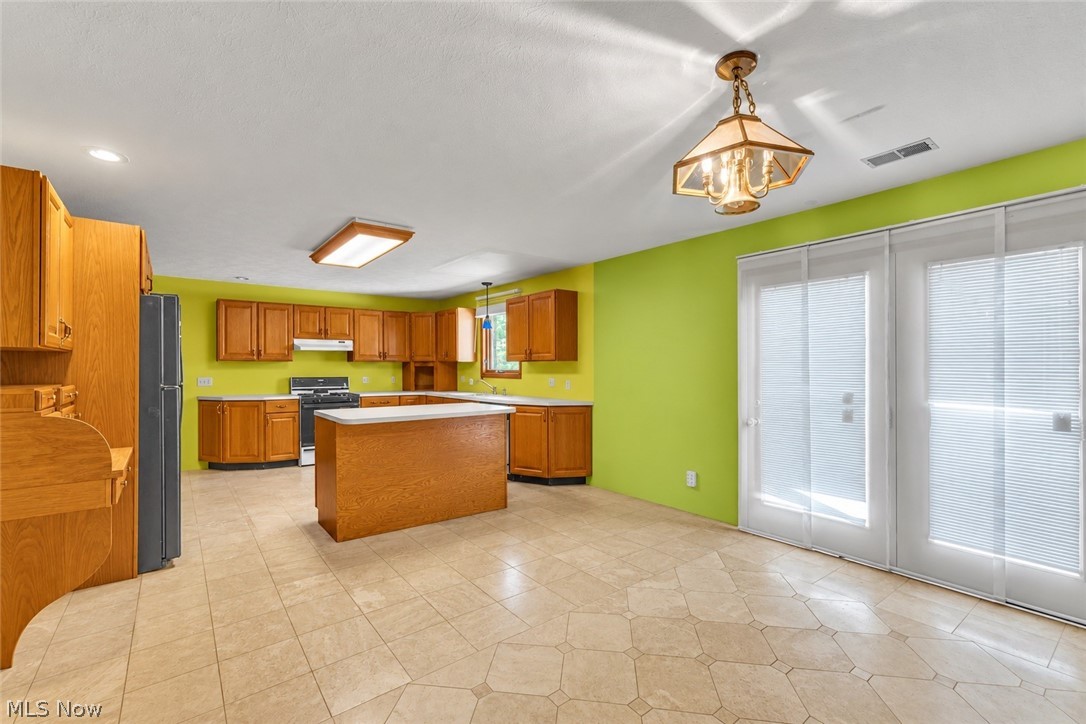 8935 Oberlin Road Property Photo 6