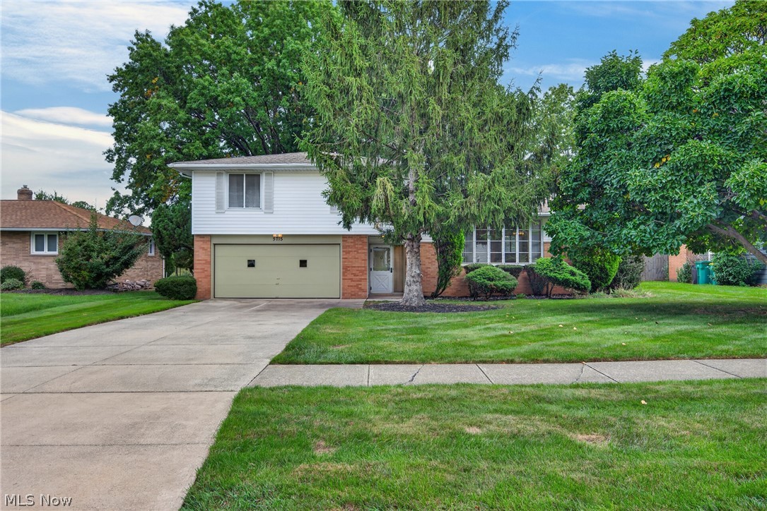 5715 Skyline Drive Property Photo 1