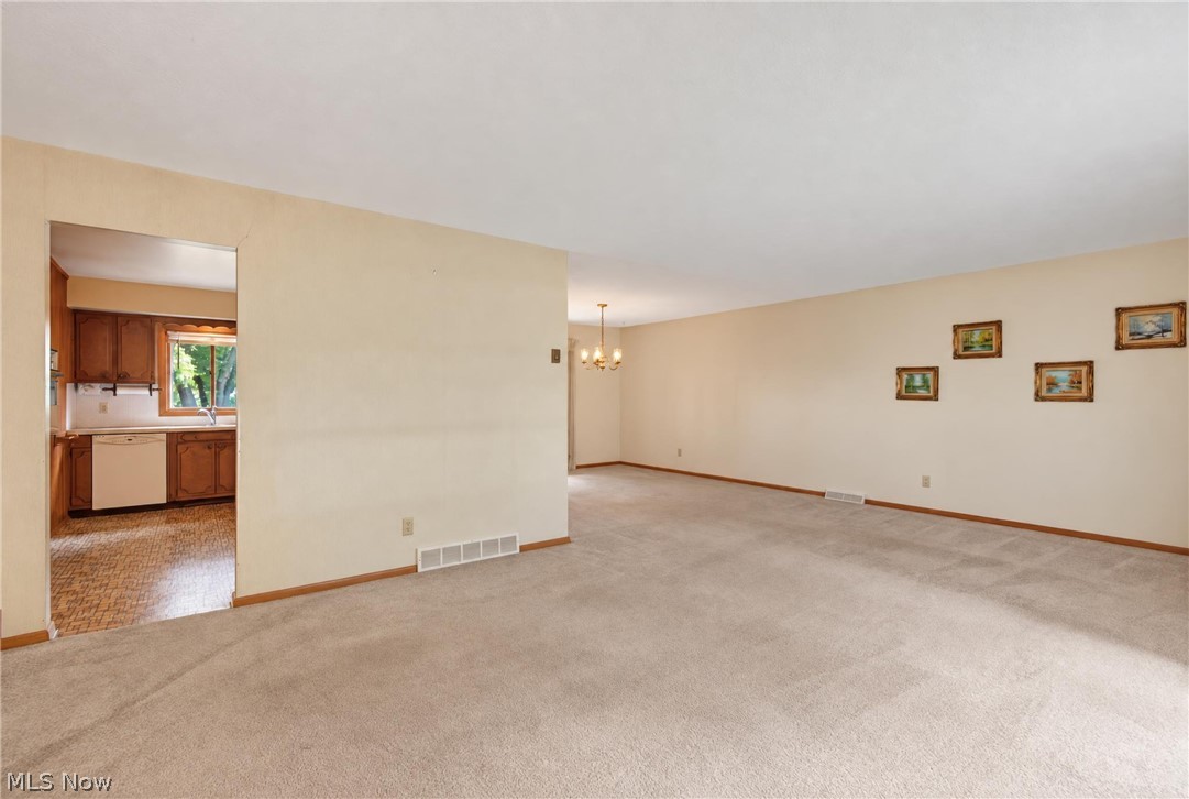 5715 Skyline Drive Property Photo 7