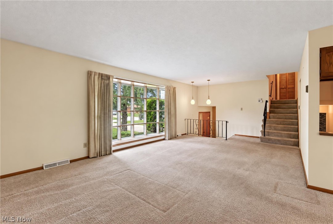5715 Skyline Drive Property Photo 10