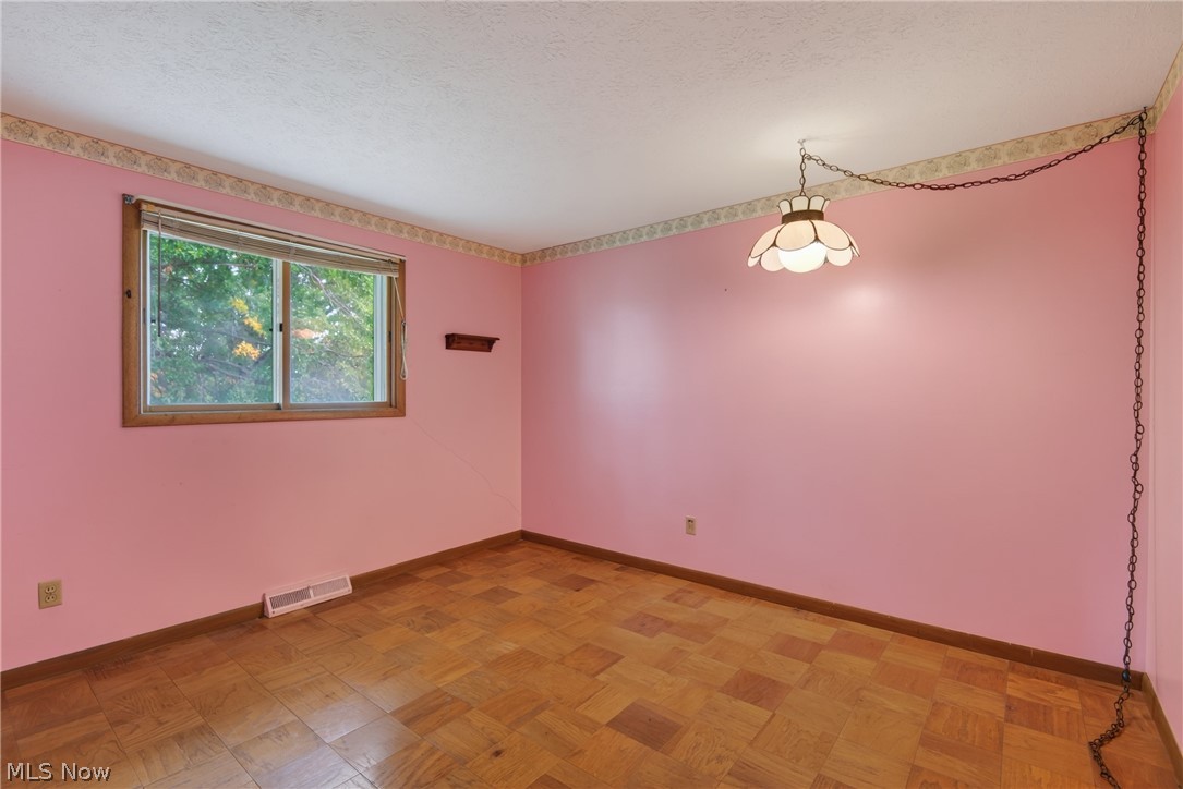 5715 Skyline Drive Property Photo 27
