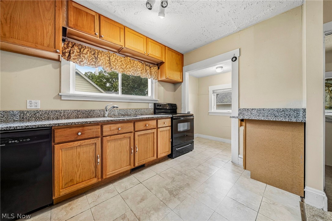 259 E 324th Street Property Photo 17