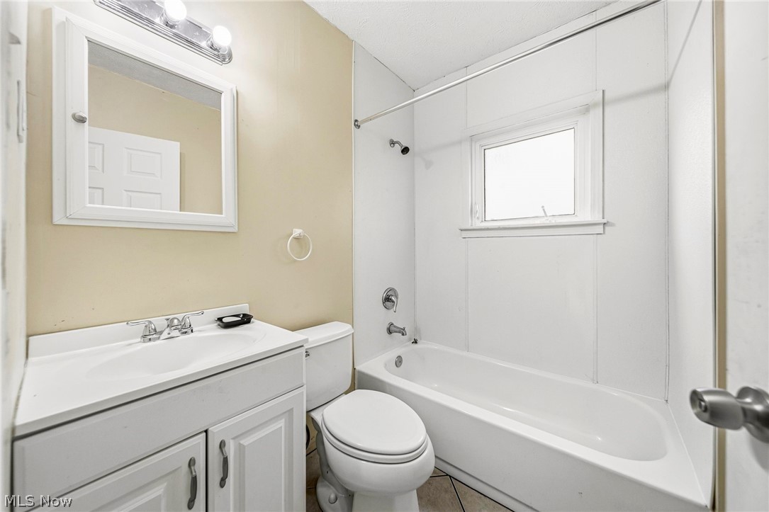 259 E 324th Street Property Photo 22