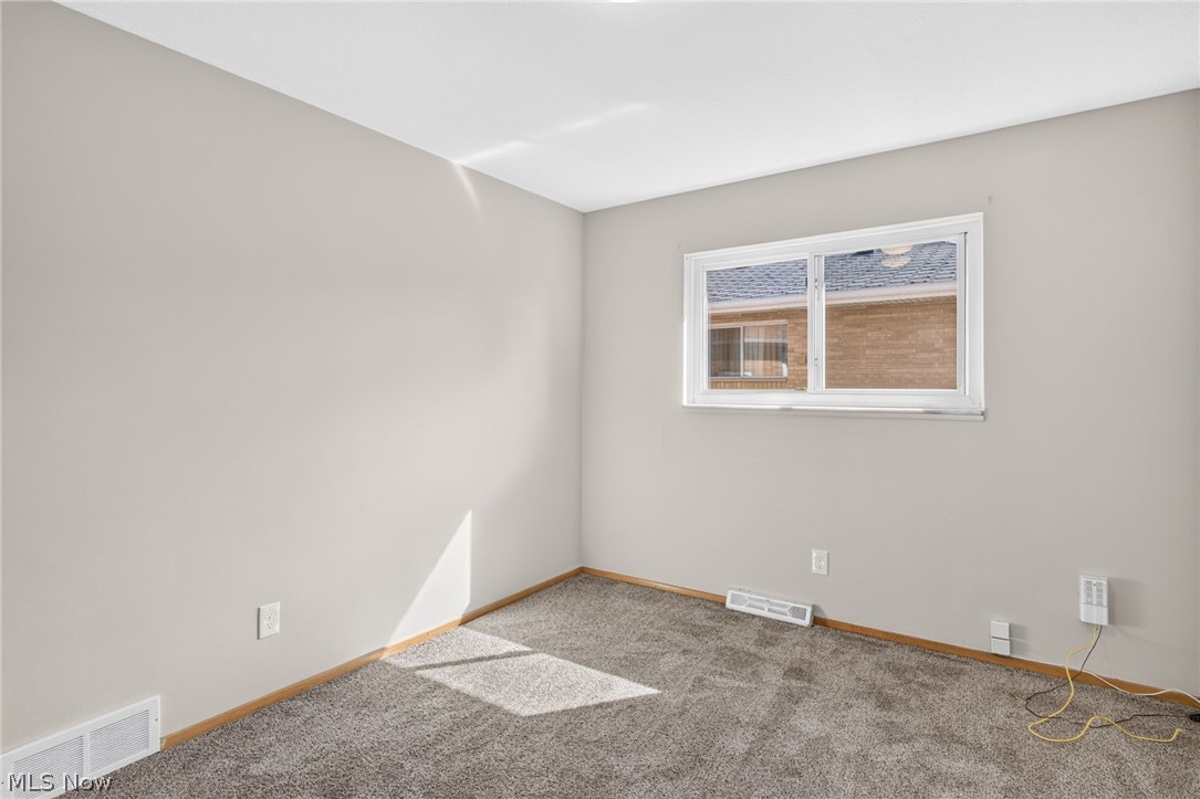 938 E 216th Street Property Photo 14