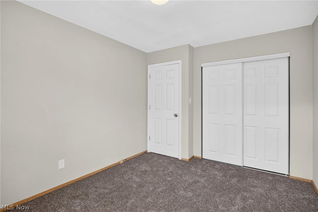 938 E 216th Street Property Photo 15