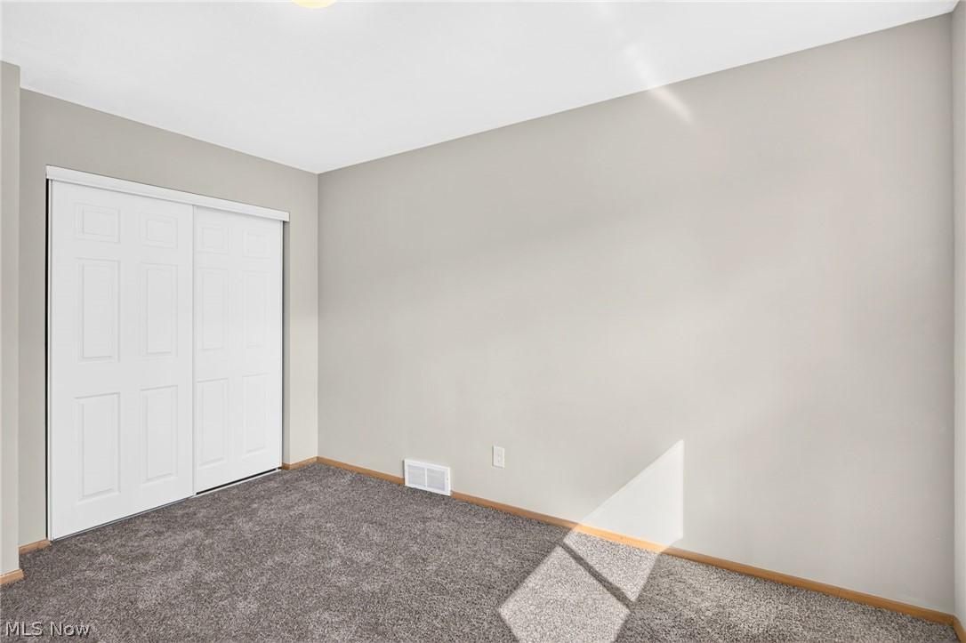 938 E 216th Street Property Photo 16