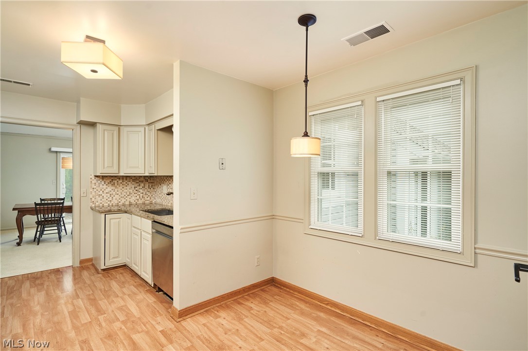 910 Wellsley Lane Property Photo 4
