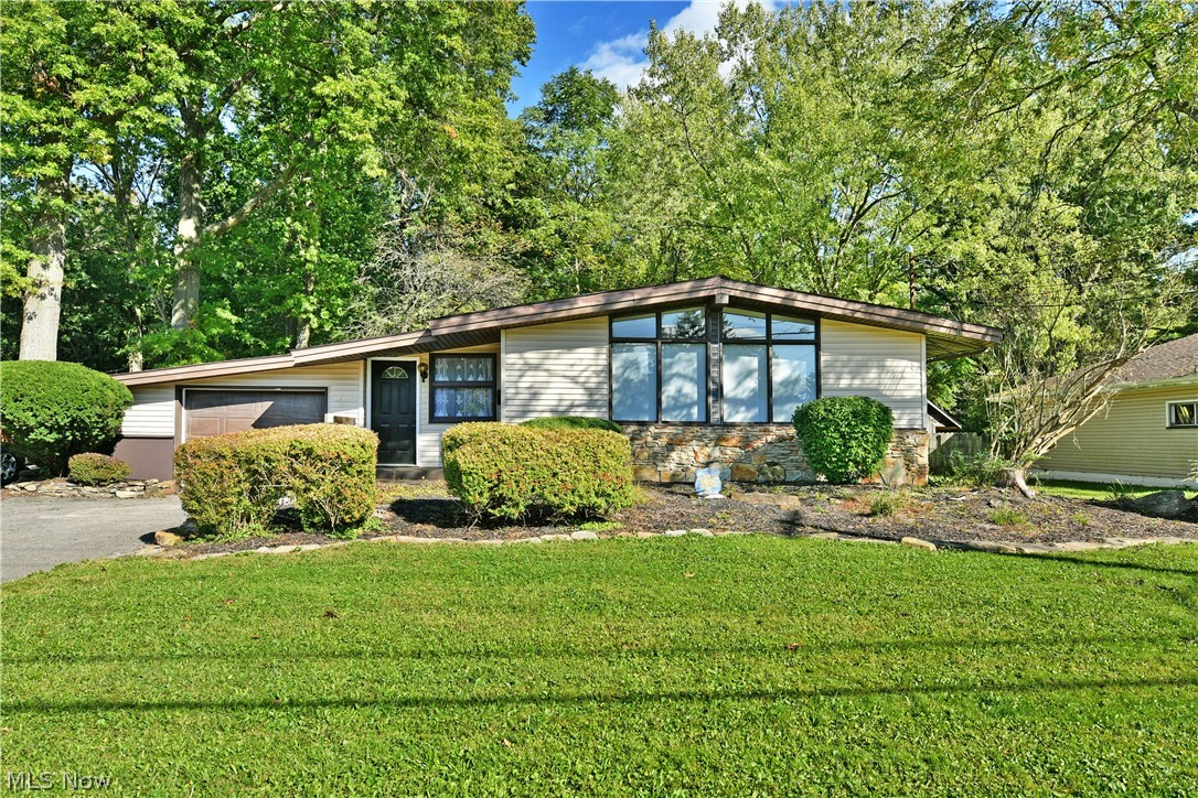 837 Pinecrest Road Property Photo 1